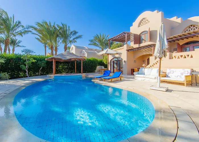 Cozy With Private Pool In Upper Nubia